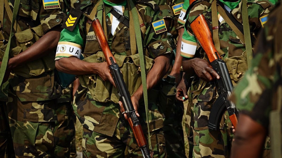 据称在朗加尔空军区，卢旺达军队射击一架军用喷气式飞机刚果