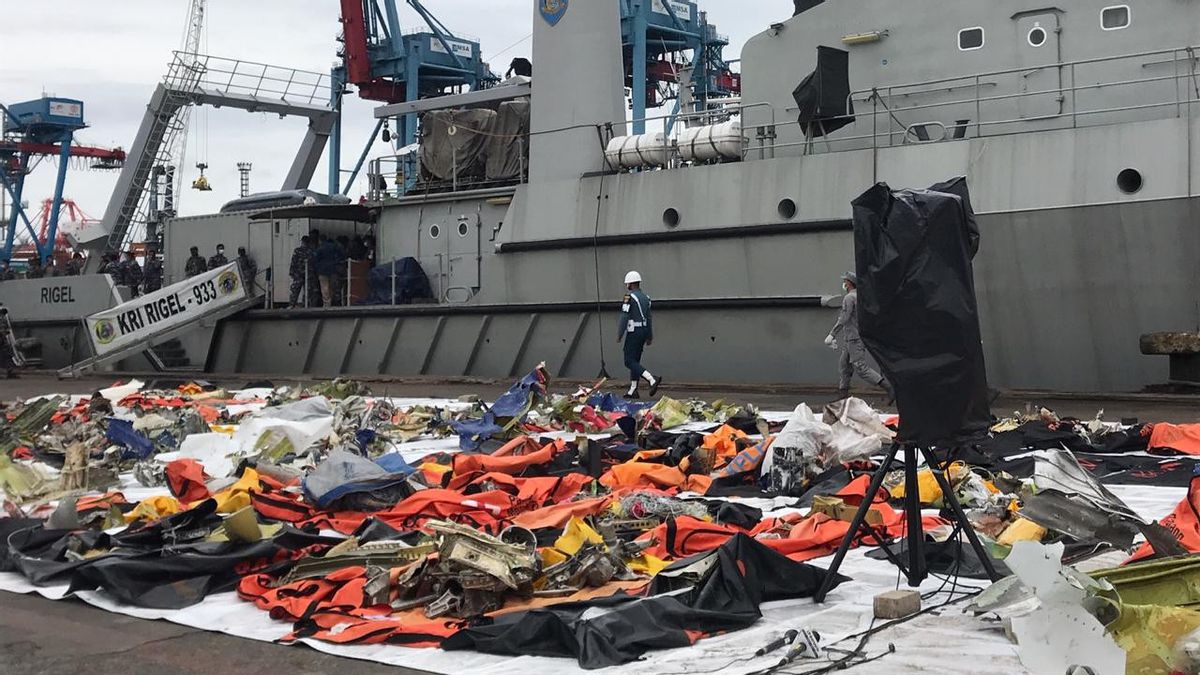 斯里维贾亚航空搜救行动SJ-182：2个受害者身体部位和3架飞机