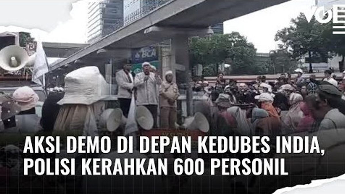 VIDEO: Gelar Demo di Depan Kedubes India, Massa Aksi FPI dan PA212 Gelar Salat Jamaah