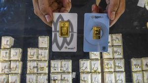 Kilau Emas Hari Ini Pudar, Harga Turun Rp15 Ribu per Gram