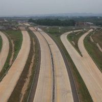 Jalan Tol Japek Selatan Dibuka Fungsional saat Arus Balik Lebaran