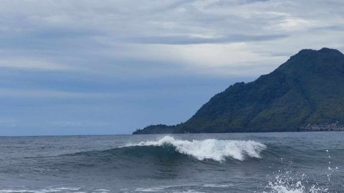 极端天气警报，BMKG说北马鲁古的海浪达到4-6米