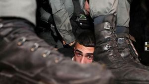 Bentrokan Polisi Israel dan Warga Palestina Kembali Pecah Senin Pagi