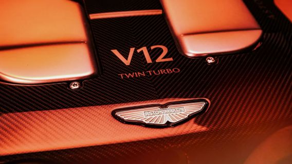 Aston Martin, 전기화 물결 속에서도 V12 엔진 유지