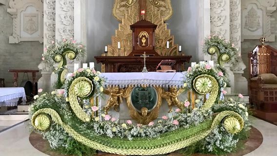 The Indonesian Flower War Association Will Decorate 14 Churches With Janur And Palem Leaves