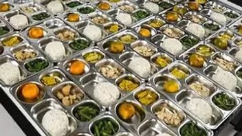Tercium Bau Tak Sedap, Makanan MBG di SD Negeri di Pasar Rebo Bikin 20 Siswa Keracunan