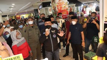 Bring Toa, Danny Pomanto Sidak Panakukkang Mall, Threaten To Close When Violating Prokes