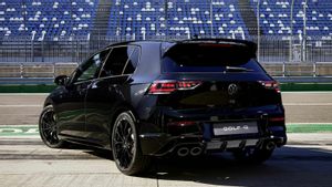 Volkswagen Golf R 2025 Officially Launches, More Powerful!