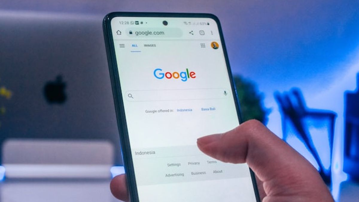 Google Will Move Chrome Address Bar To Lower