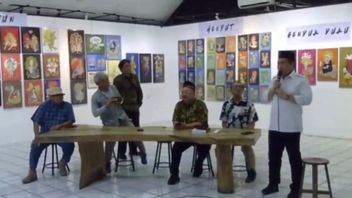 Dibuka Polisi, Pameran Lukisan Anwar Rosyid Sorot Problem Sosial Perkotaan