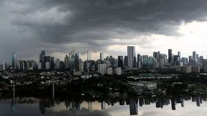Jakarta hingga Surabaya Berawan, Sejumlah Wilayah Diguyur Hujan