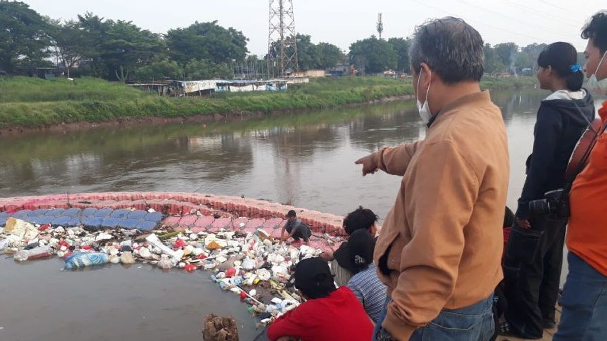 The Body Of A Missing Boy While Playing Soccer In Cawang Was Found By The Police In Kebon Melati Tanah Abang