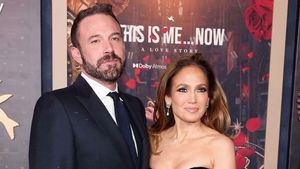 离婚问题发生后,詹妮弗·洛佩兹(Jennifer Lopez)和本·阿弗莱克(Ben Affleck)涉嫌出售数万亿美元的健康房屋
