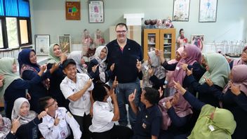 EF Kids & Teensは、英語教師トレーニングを通じてインドネシアの観光を一貫してサポートしています