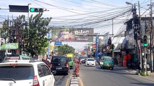 Falcon Pictures Holds Photo And Video Competition With 40 Billboards Dilan 1983 WoAiNi In Bandung