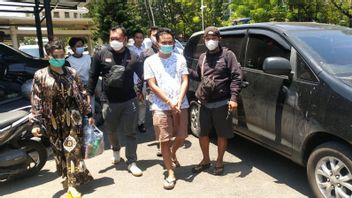 NTB警察、バニュワンギで逃亡中の麻薬クラススナッパーを逮捕、シタ2台