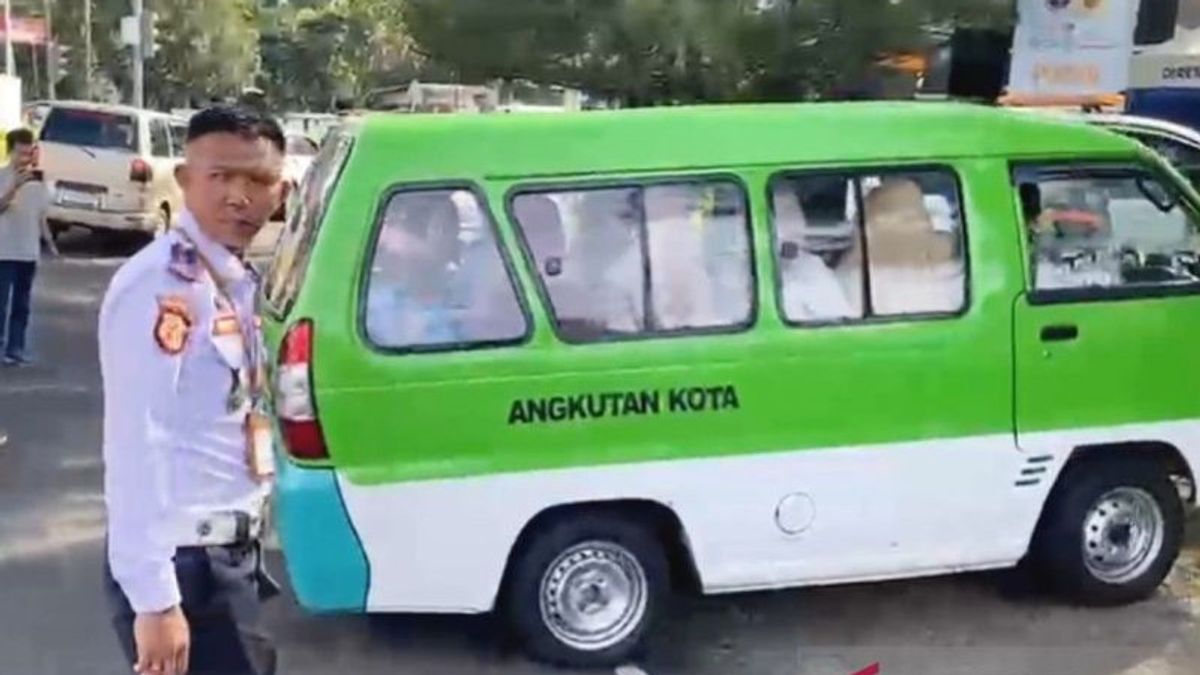 为了防止严重交通堵塞，Angkot在Puncak旅游线暂时停止