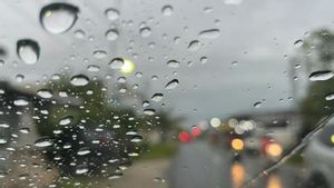 Cuaca 19 November, Sebagian Jakarta Hujan Minggu Malam