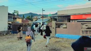 Des dizaines d'étudiants fuient des écoles à Bullyy, une école d'enquête déposée par Gorontalo