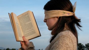 Retorical Sentences: Definition, Characteristics, Functions and Examples of Usage