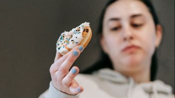 The Ideal Time to Consume Sweet Foods During a Diet