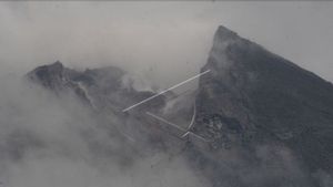 Gunung Merapi Keluarkan Awan Panas Guguran 5.000 Meter dan Lava Pijar, BPPTKG Pastikan Belum Membahayakan Penduduk