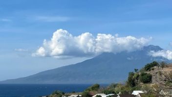 الكشف عن PVMBG Gunung Sangeang Fire NTB يوفر احتمال حدوث تسونامي بسبب ثوران السقوط