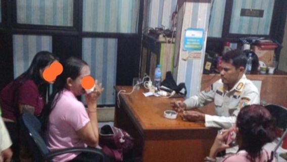  Tiga PSK Ditangkap Satpol PP di Lokalisasi Prostitusi Gang Royal Penjaringan  