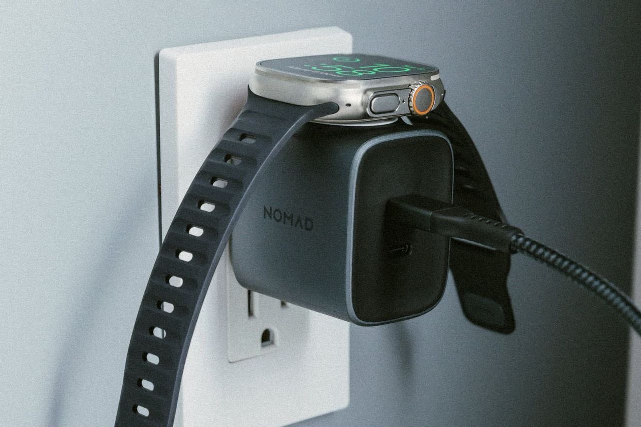 Nomadは統合アップルウォッチパックで65W充電器を起動します