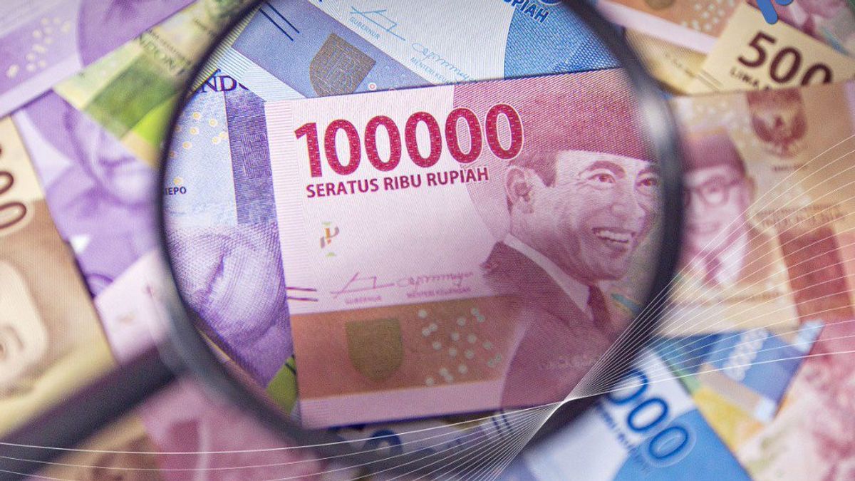 Tuesday Rupiah Strengthened To Level Rp13,715 Per US Dollar