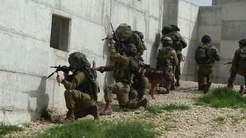 5 Palestinian Militants Killed By Israeli Troops While Hiding In West Bank Mosque