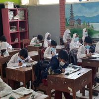 Hujan Abu Dampak Erupsi Gunung Merapi, Siswa SDN 2 Desa Tlogolele Boyolali Belajar Seperti Biasa