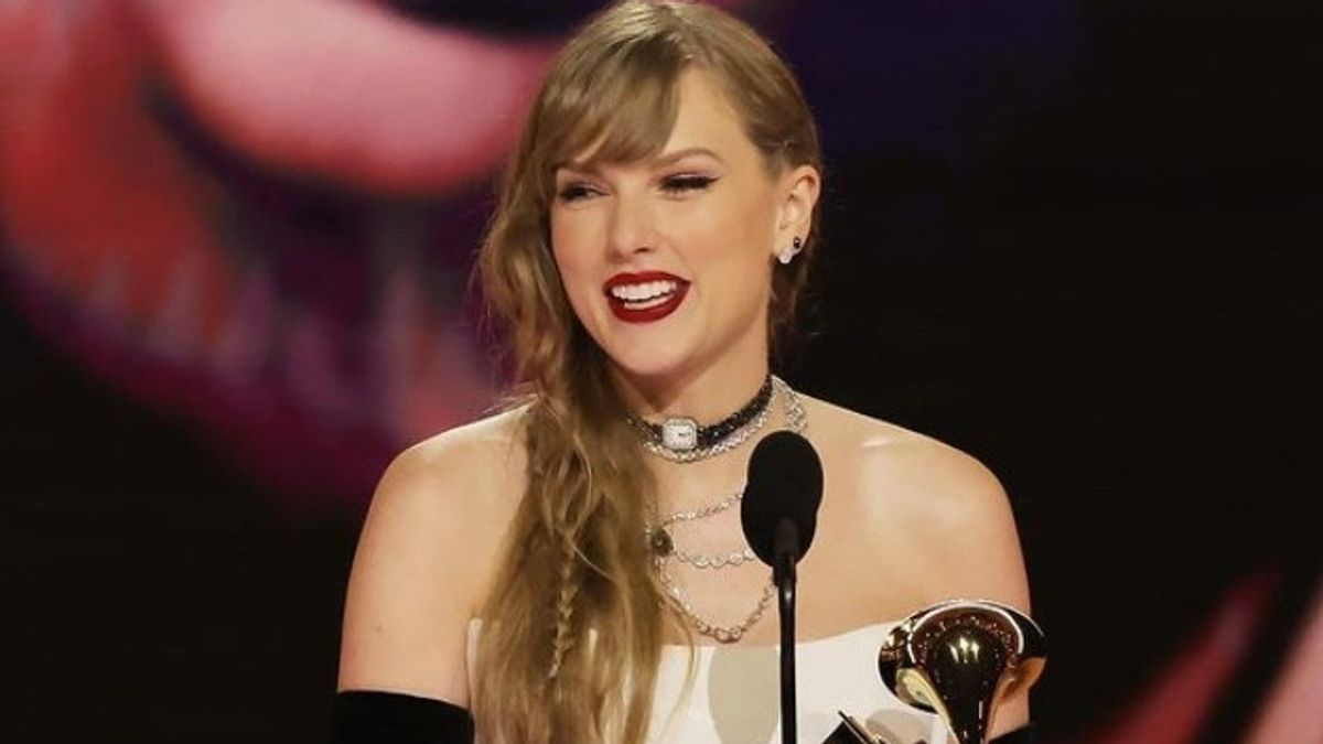 When Taylor Swift Outperforms Frank Total, Paul Simon, Andio Wonder