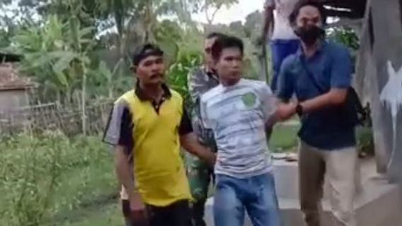 قتل 5 من السكان في صف واحد في قرية بونغاي في جنوب سومطرة، والشرطة تشتبه في مرتكبي الاضطرابات العقلية