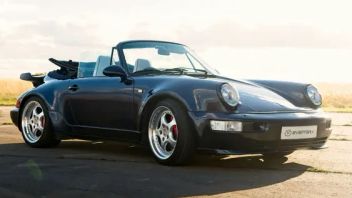 Porsche 911 Cabriolet Given An Electric Motorcycle, Quiet But Powered