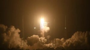 China Sukses Luncurkan Roket Long March 7A, Bawa Satelit Shiyan-9