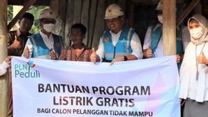 PLN Berikan Pemasangan Listrik Gratis ke 102 Rumah di Lampung