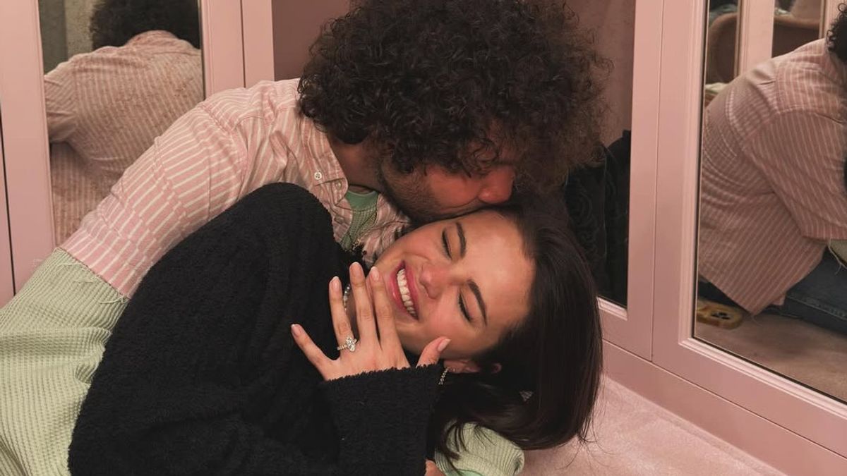 Proposed By Benny Blanco, Fantastic Price And Complete Details Of Selena Gomez's Fiance Ring