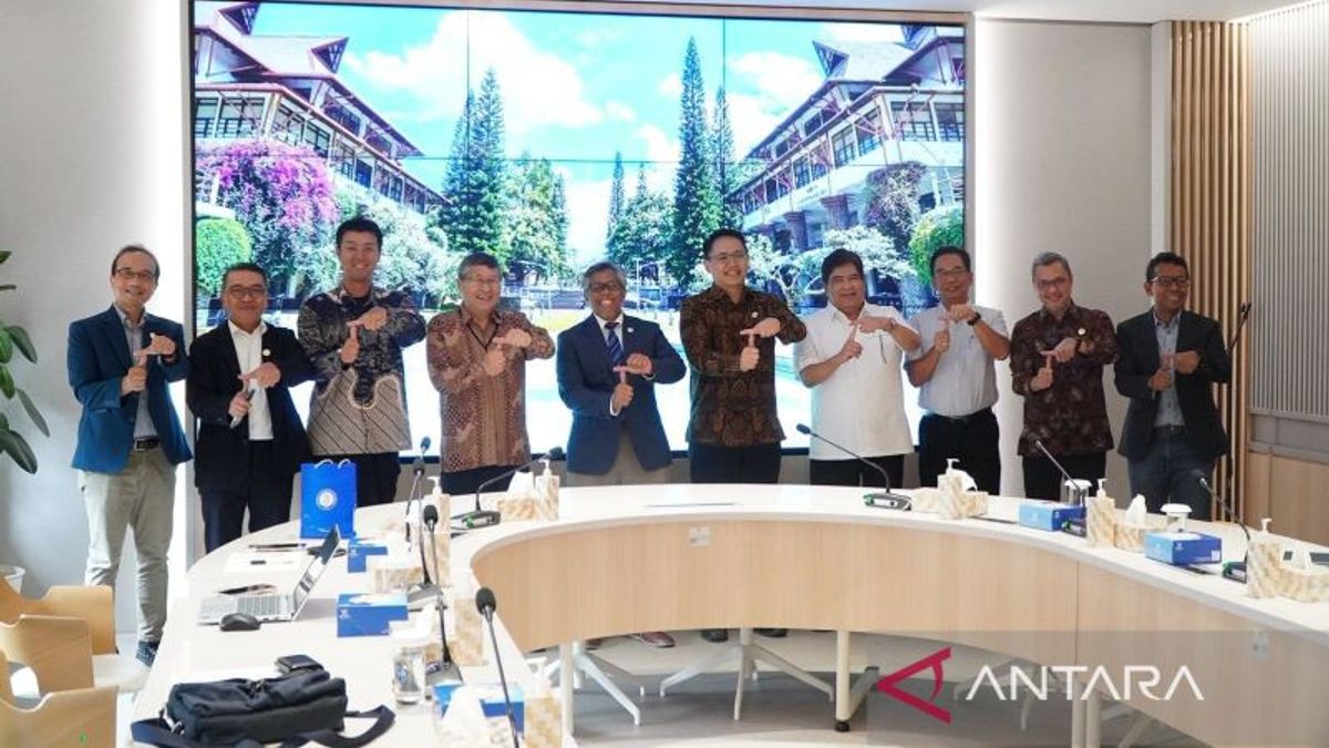 Kemdiktisaintek Gandeng Kampus dan Industri Perkuat Riset