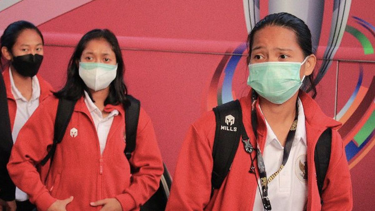  Voyagez 17 Heures En Inde, L’équipe Nationale Féminine Indonésienne Prépare L’endurance à Bien Performer
