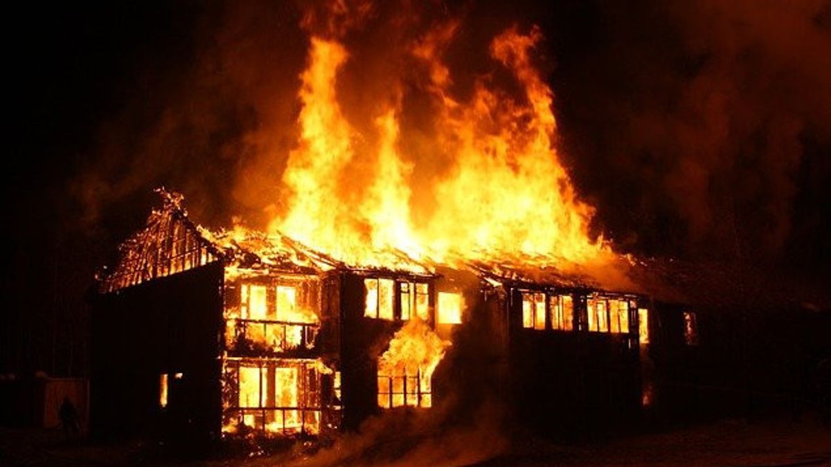 لم يذبح إرهابيو معهد ماساتشوستس للتكنولوجيا 4 من السكان فحسب، بل أحرقوا 7 منازل