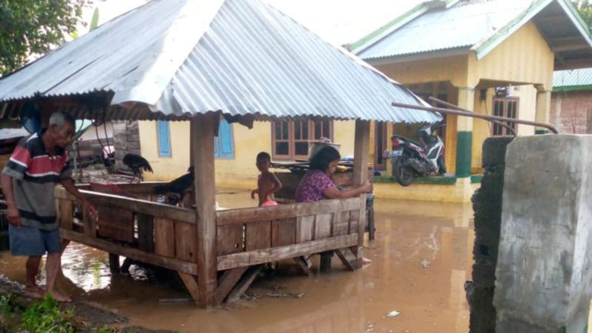 فيضان ريندام 30 منزلا و 2 هكتار من الأراضي الزراعية في بيما NTB بدأ في الانحسار