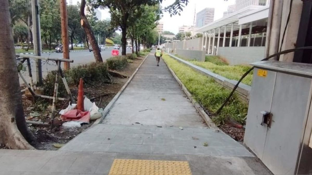 Beton-Kawat Barrier Is Being Eliminated, The Front Sidewalk Of The US Embassy Can Now Be Accessed