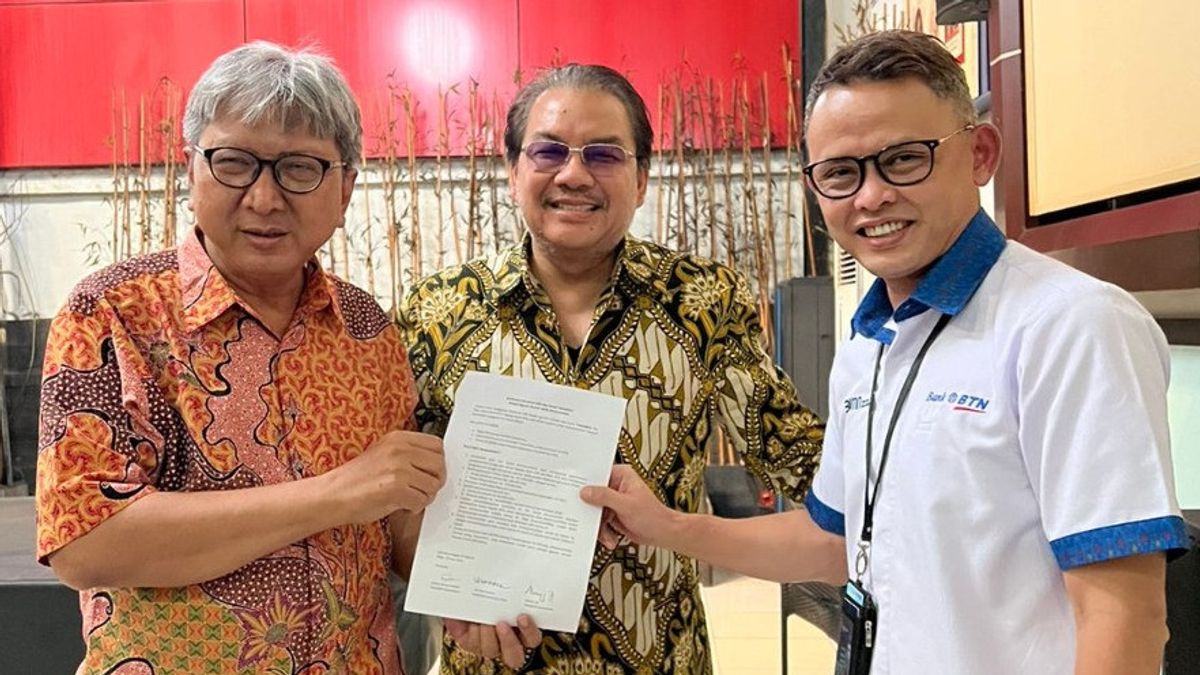 Denny JA: The Spirit Of Solidarity Makes This Senior Journalist Not Lose His Home