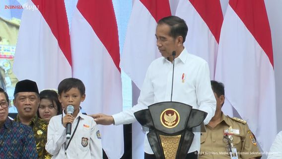 Momen Jokowi Sebut Pelajar SD di Magelang Kurus Mirip Dirinya Saat Kecil