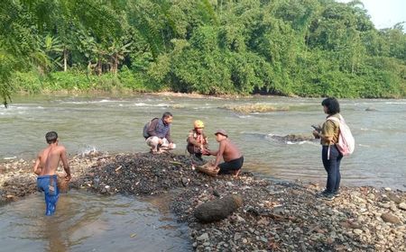 Aliran Sungai Ciliwung di Kedunghalang Bogor Berbusa Gara-gara Limbah Sabun