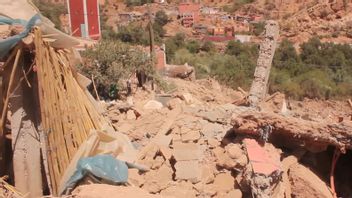 モロッコ地震犠牲者の捜索は時間との勝負、米国とカタールが救助隊を派遣