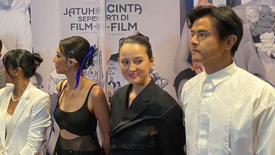 Pregnant Doesn't Hamper Julie Estelle For Filming