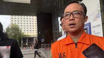 KPK perquisitionne les bureaux et les résidences du régent de Lampung Tengah pour trouver des preuves d'actes de subornation d'Ardito Wijaya