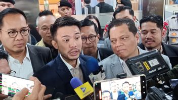罗伊·苏里奥·切斯在案件标题中“输掉破坏”,对佐科威假文凭指控的调查停止